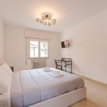 Gaia's Flat - 15 Min From & Train Station Apartment *