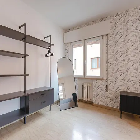 Gaia's Flat - 15 Min From & Train Station