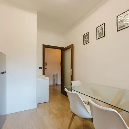 Gaia's Flat - 15 Min From & Train Station Benátky